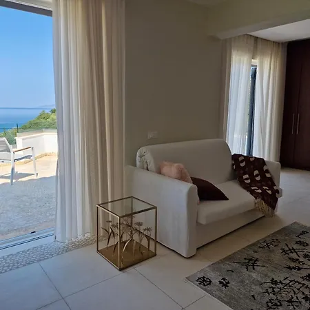 Arian Mit Tollem Meeresblick Und Luxusausstattung In Gialasi ヴィラ