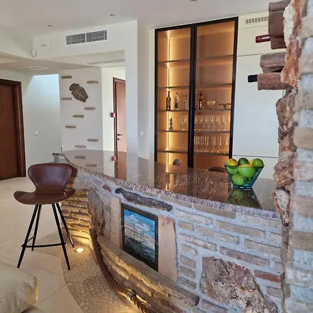 Arian Mit Tollem Meeresblick Und Luxusausstattung In Gialasi