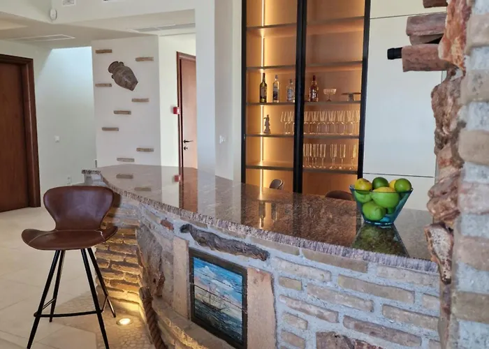 Arian Mit Tollem Meeresblick Und Luxusausstattung In Gialasi